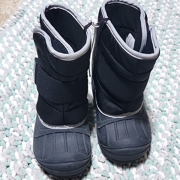 CAT AND JACK BABY BOOTS - Picture 1 of 8